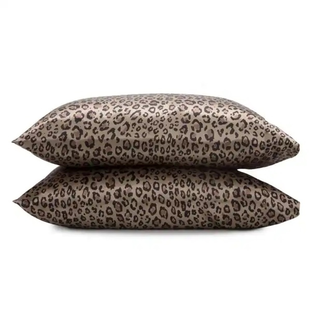⭐️ LAST CHANCE ⭐️ LIKE NEW Set of 3 Animal Print Standard Sz Satin Pillowcases